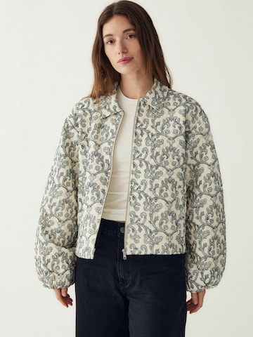 Noella Välikausitakki ' N-Mariam Jacket ' värissä valkoinen: etupuoli