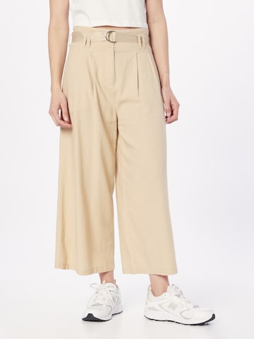 comma casual identity Wide leg Pleat-Front Pants in Beige: front