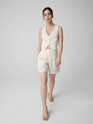 A LOT LESS Regular Pleat-front trousers 'Milena' in Beige: front