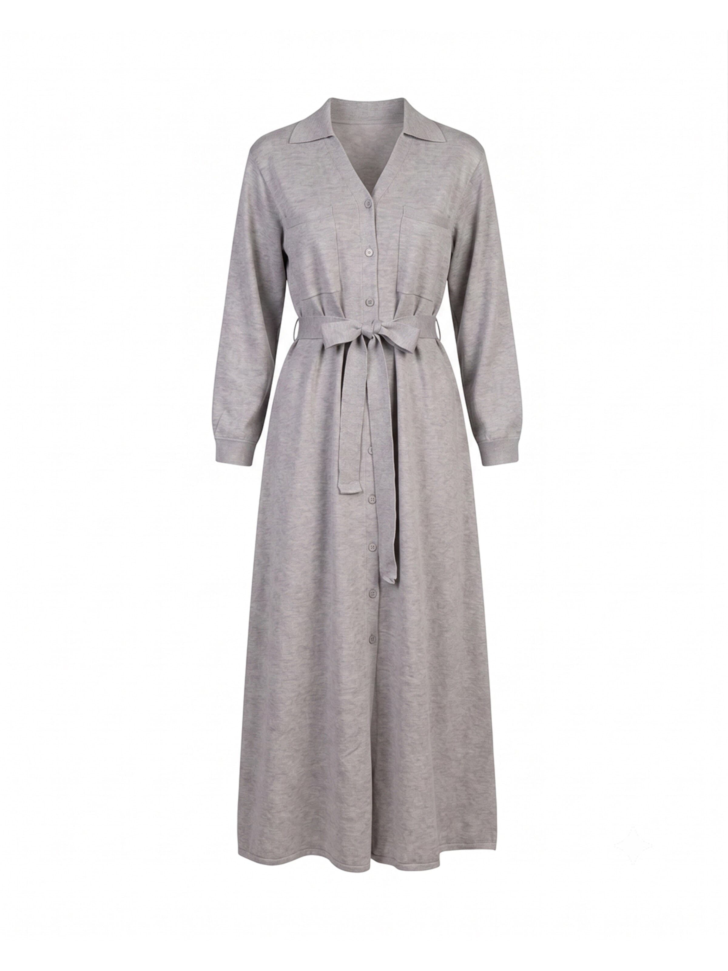 Robes en maille 'Vestido camisero de punto largo con bolsillos en el pecho y cinturon. (GREY)' Tantra en gris : devant