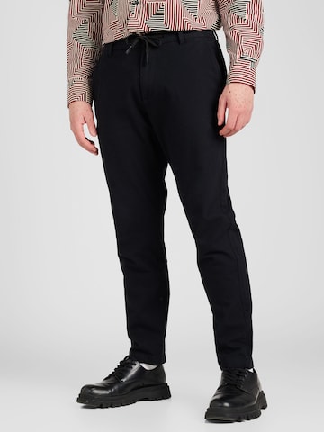 QS Regular Broek in Zwart: voorkant