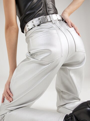 Regular Pantalon Nasty Gal en argent