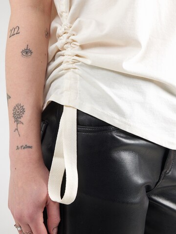 G-STAR Тениска в бежово