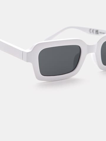 Pull&Bear Sončna očala | bela barva