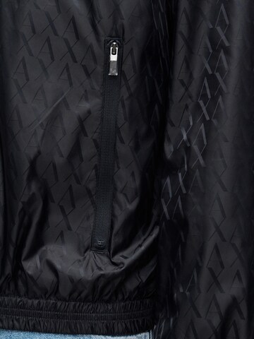 ARMANI EXCHANGE Преходно яке в синьо