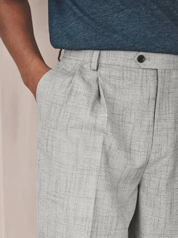 Regular Pantalon à pince Next en gris