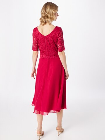 Robe de cocktail Vera Mont en rose