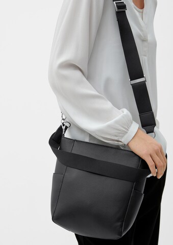 s.Oliver Shoulder Bag in Black