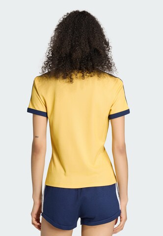 ADIDAS ORIGINALS - Camiseta 'Cali' en amarillo