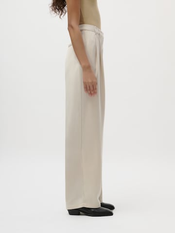 Loosefit Pantaloni con pieghe 'Kora' di LeGer by Lena Gercke in bianco