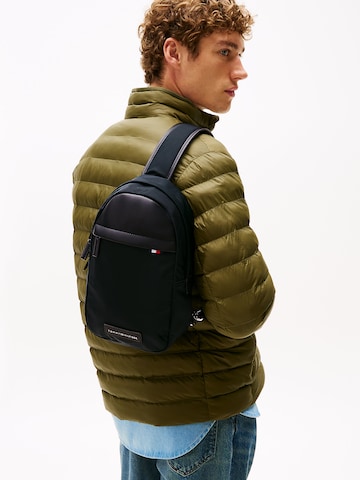 TOMMY HILFIGER Crossbody Bag in Black: front