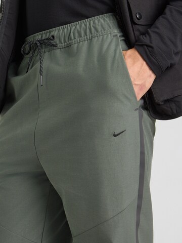 Effilé Pantalon Nike Sportswear en vert