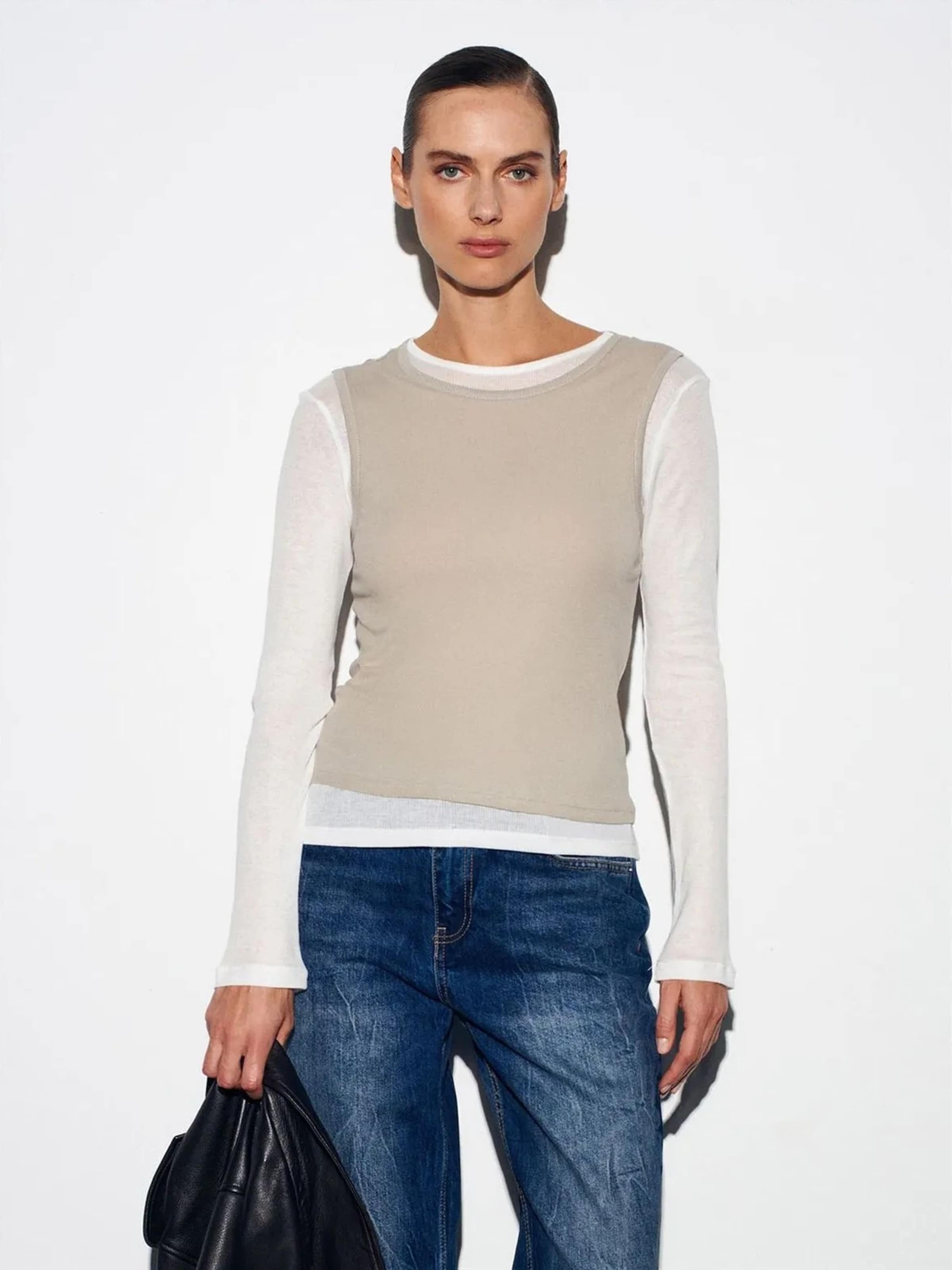 Top di Dilvin in beige: frontale