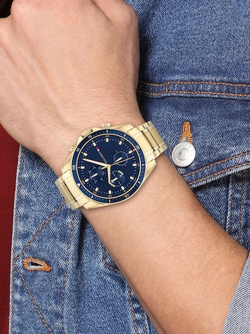 TOMMY HILFIGER - Reloj analógico en azul: frente