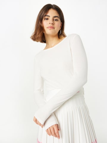 ABOUT YOU Sweater 'May' in White: front