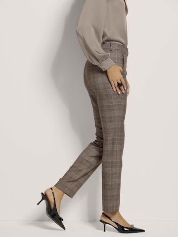 MADELEINE Slimfit Hose in Braun