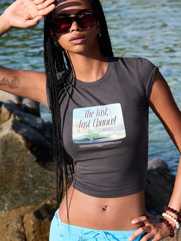 Bershka T-Shirt in Schwarz: Vorderseite