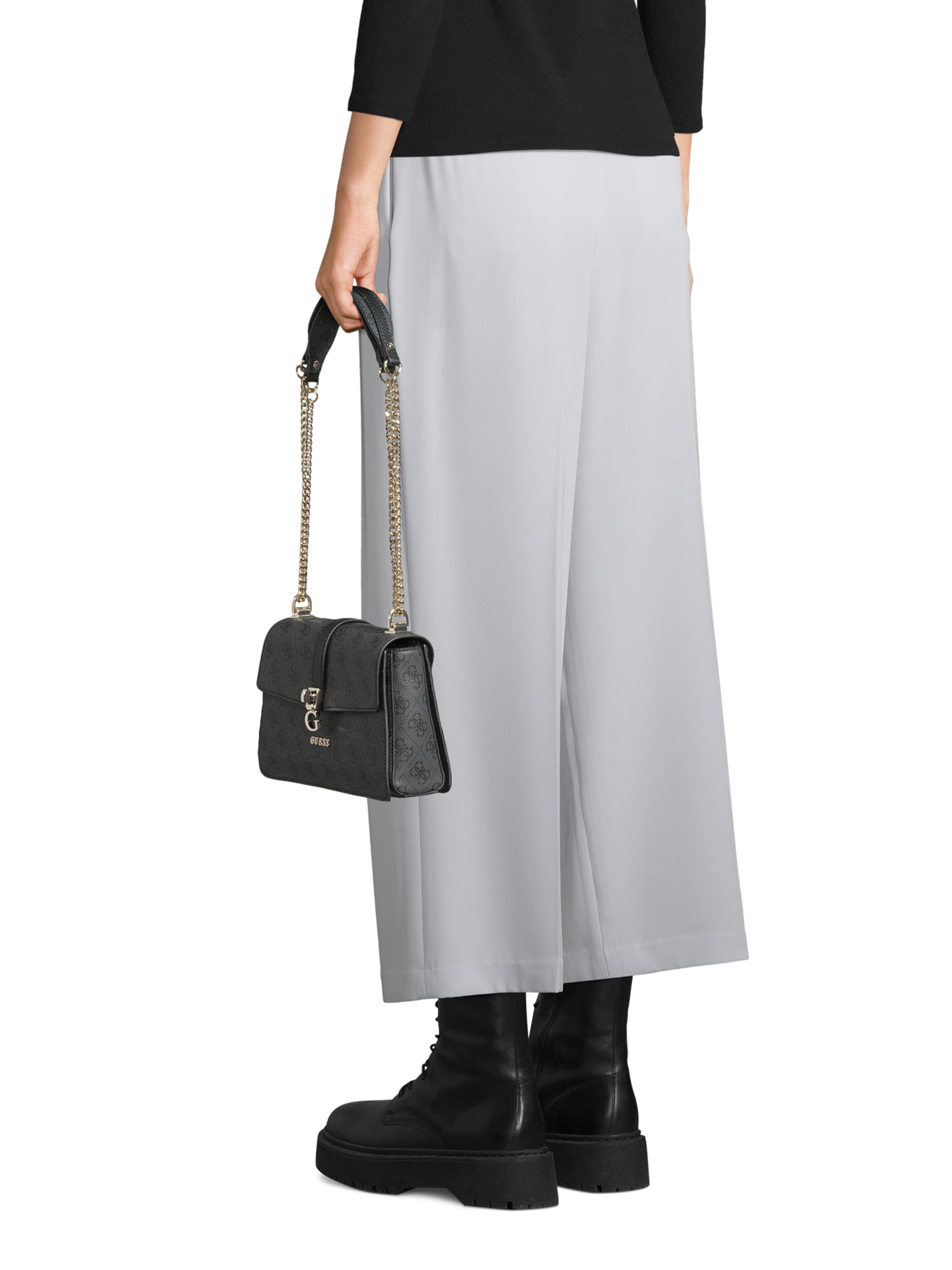 GUESS Наплечная сумка 'ZAMIRA' в Черный