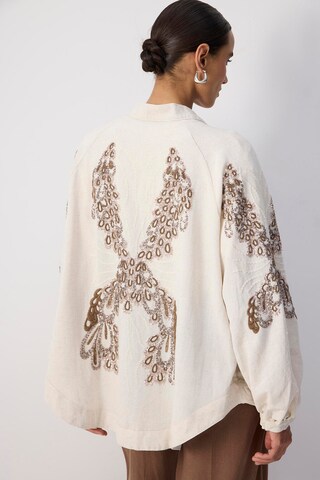 Touche Prive Kimono in Beige