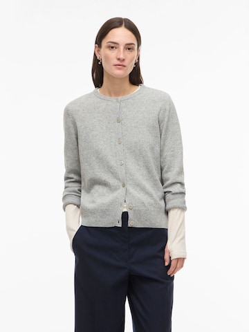 ROUGE EDIT Strickjacke in Grau: Vorderseite