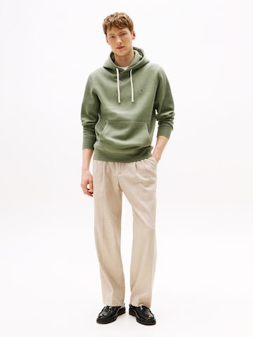 TOMMY HILFIGER Sweatshirt 'ESS SEASONAL' in Groen