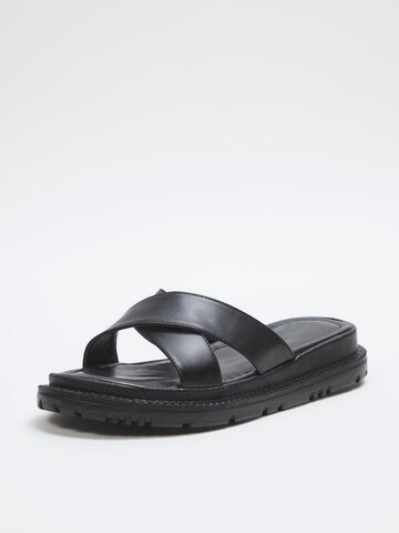 Trendyol Pantolette in Schwarz: Vorderseite