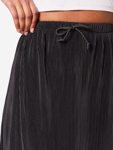 Urban Classics Skirt in Black