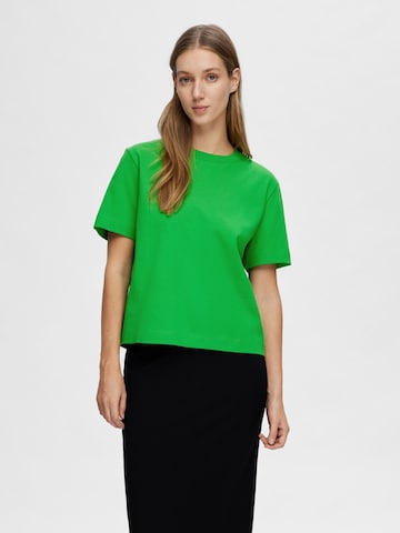 SELECTED FEMME Μπλουζάκι 'ESSENTIAL' σε πράσινο: μπροστά