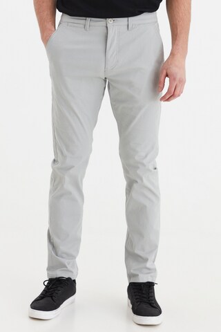 !Solid Regular Chino Pants 'KILIAN' in Grey: front