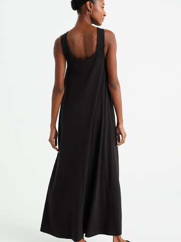 Robe WE Studio en noir