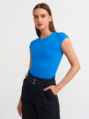 T-shirt Dilvin en bleu : devant