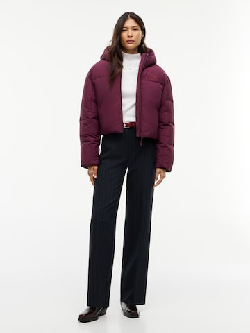 Tommy Jeans Χειμερινό μπουφάν σε λιλά
