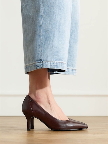 no stress Pumps in Brown