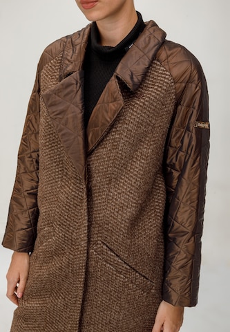 HELMIDGE Between-Seasons Coat in Brown: front