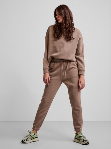 PIECES Tapered Hose 'Chilli' in Beige