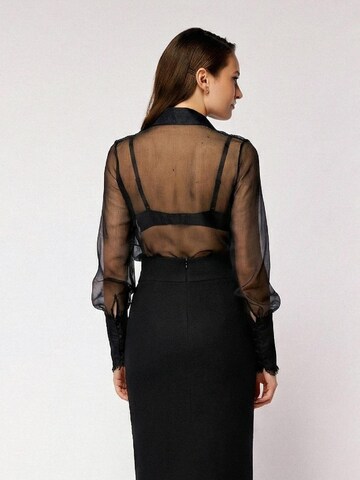 AVENUE N°29 Blouse in Zwart