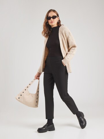MORE & MORE - Slimfit Calças com vincos 'HEDY' em preto