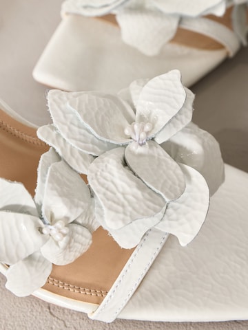 Next Sandale in Weiß