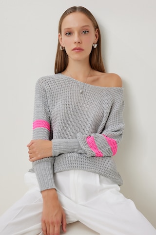 Happiness İstanbul Pullover in Grau