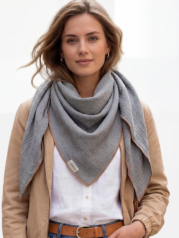 wundabaa Scarf 'Musselin' in Grey: front