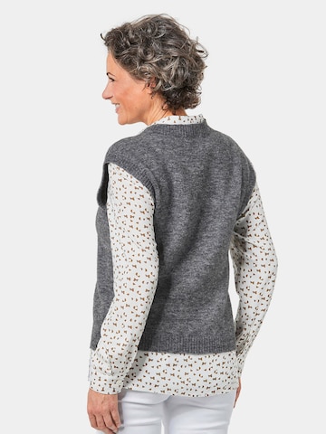 Goldner Pullover in Grau