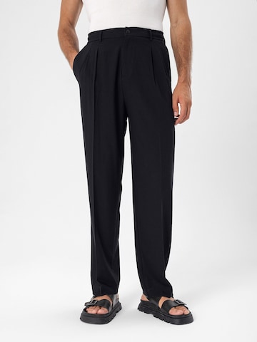 Antioch Loose fit Trousers with creases in Black