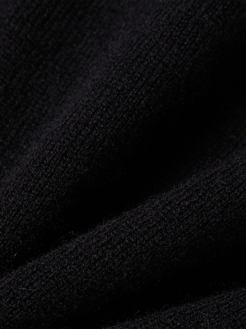 Andrew James Sweater in Black