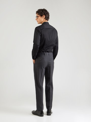 Regular Pantalon à plis 'C-Perin-242' BOSS Black en gris : derrière