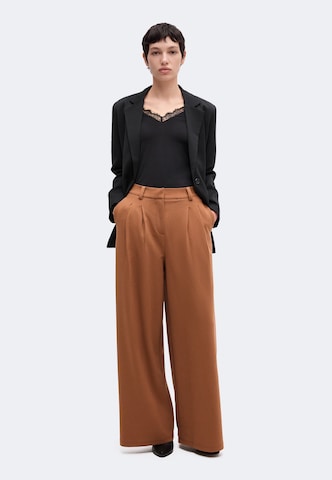 Wide Leg Pantalon à pince 'Naomi' ABOUT YOU en marron