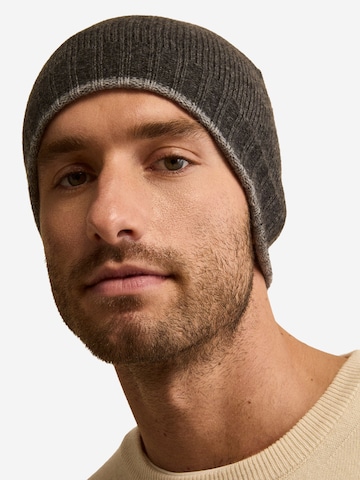 Il Lanificio Beanie in Grey: front