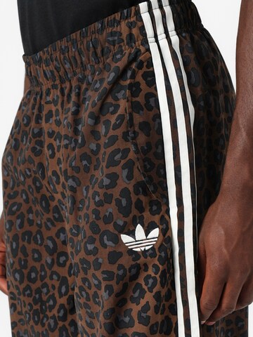 ADIDAS ORIGINALS Voľný strih Nohavice - Hnedá