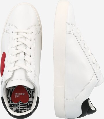 Baskets basses 'CASSE' Love Moschino en blanc