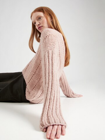 Sublevel Pullover in Pink