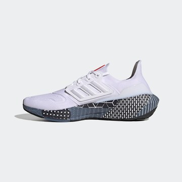 Baskets basses 'Ultraboost 22' ADIDAS SPORTSWEAR en blanc